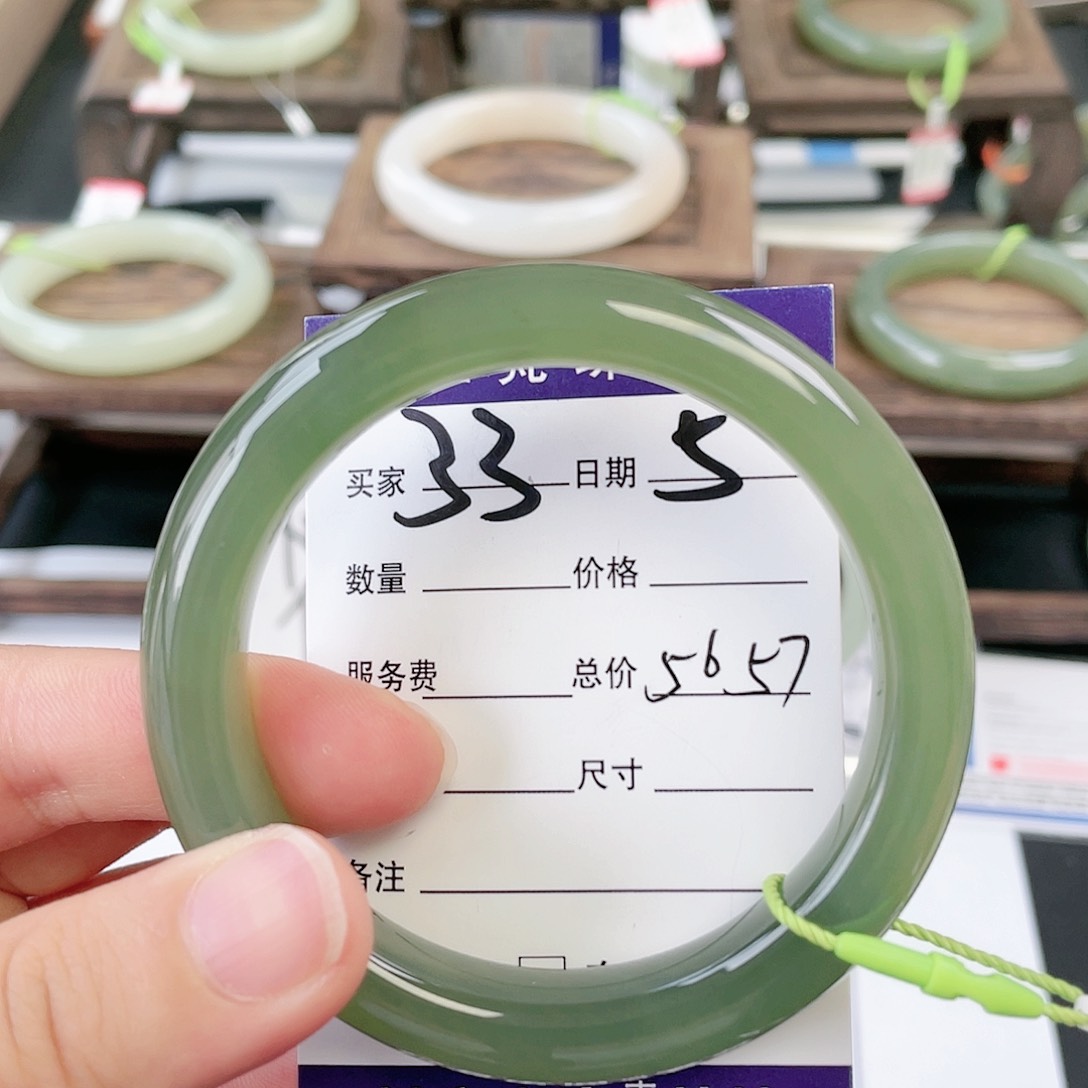 和田玉手镯未镶嵌