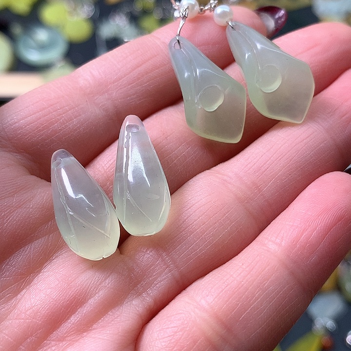 蛇纹石玉耳环未镶嵌