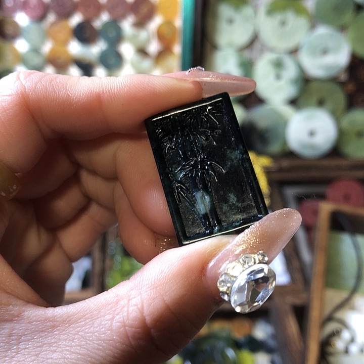 岫玉岫玉挂件未镶嵌