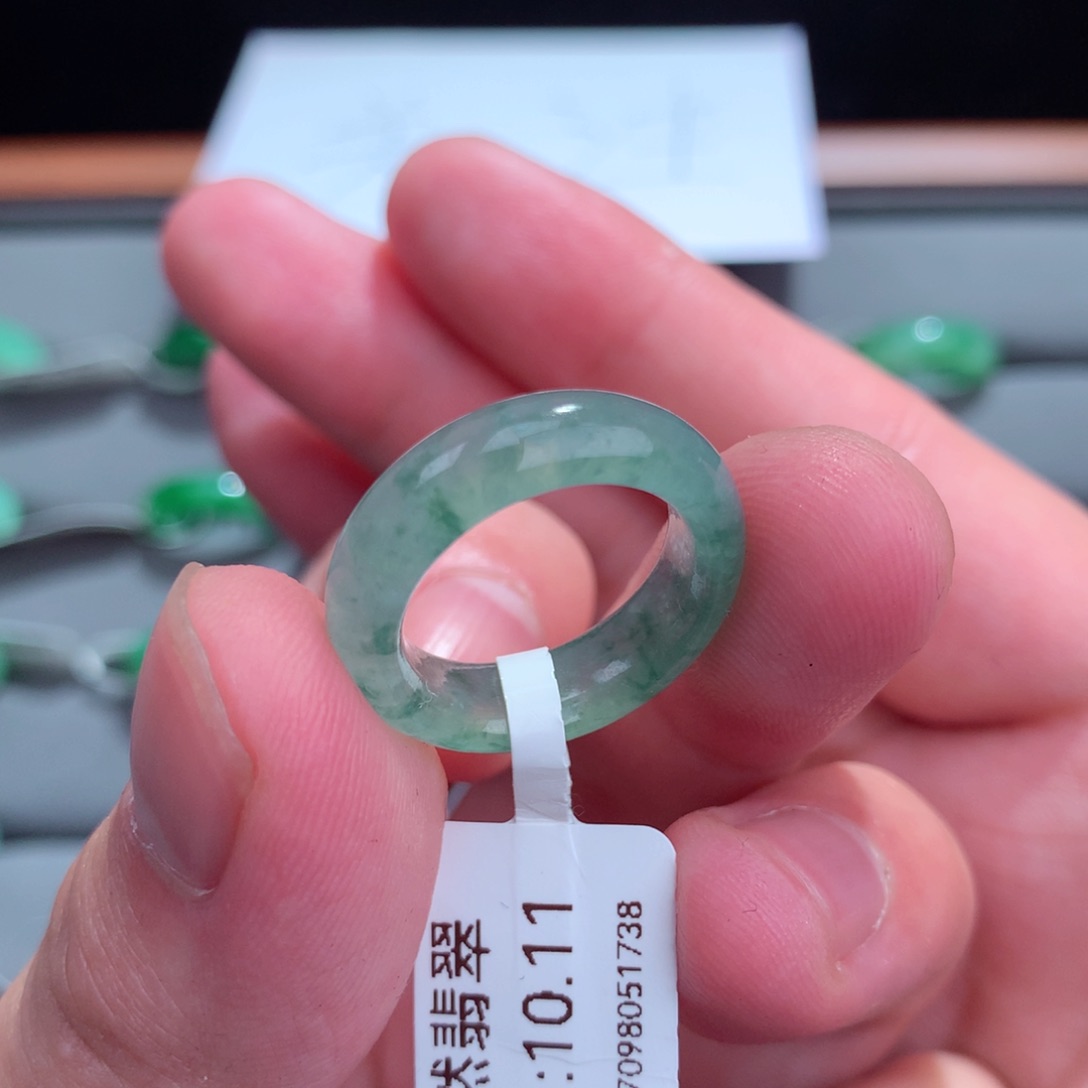 翡翠戒指未镶嵌天然