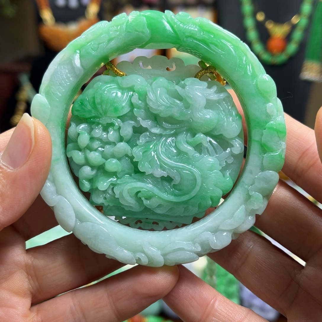 翡翠未镶嵌颈饰天然翡翠手镯套装56.5