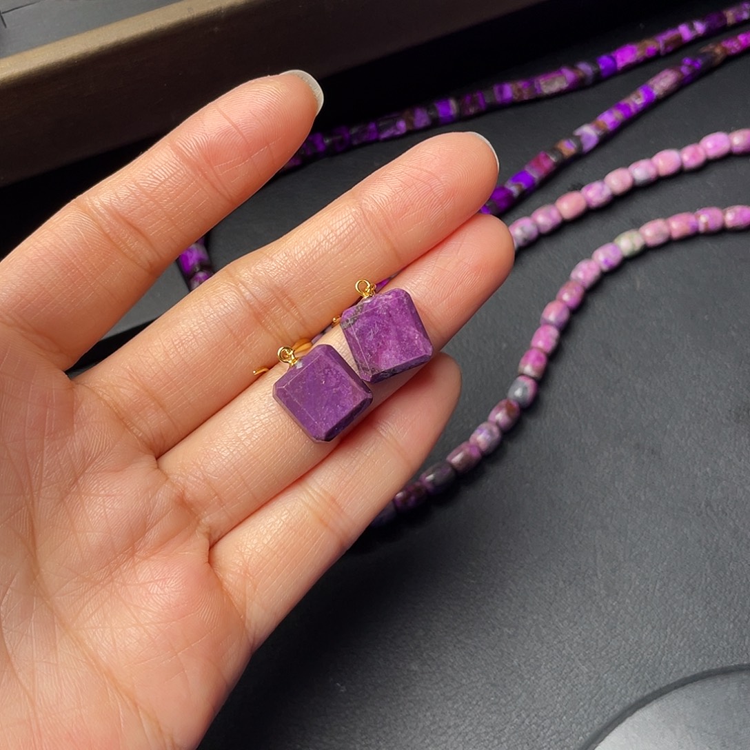 苏纪石（舒俱来）银S925镶嵌耳环