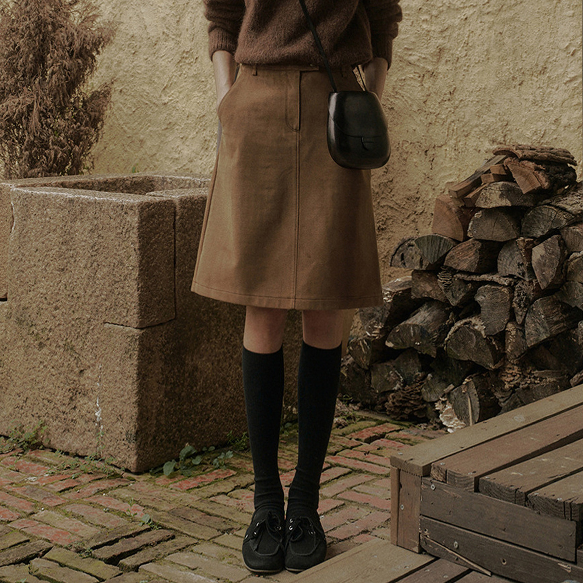 麂皮绒半裙女秋冬新款高腰复古直筒裙小个子通勤显瘦中裙半身裙子