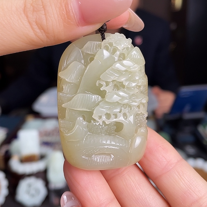 和田玉未镶嵌颈饰