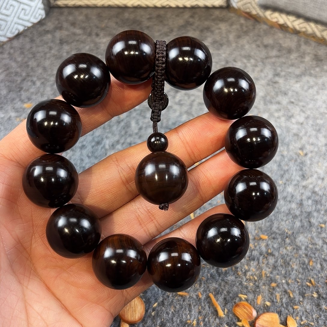 崖柏太行崖柏绿色结油手串五灵脂2.0