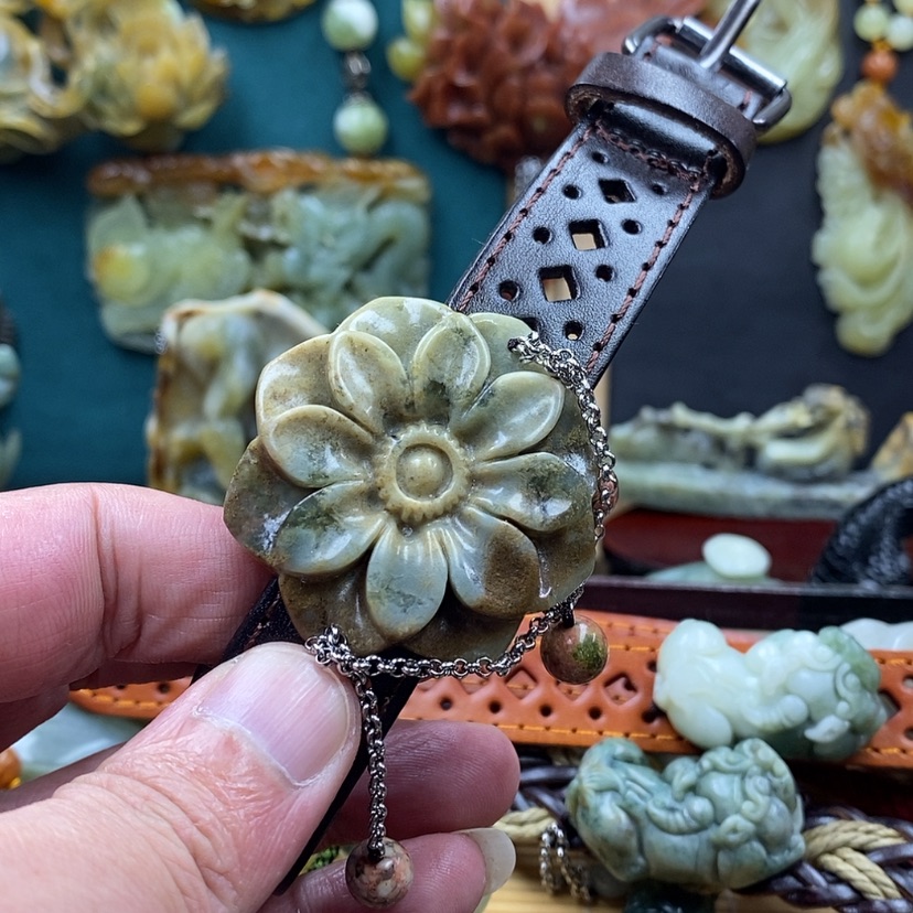 【闪购商品】蛇纹石玉手牌未镶嵌