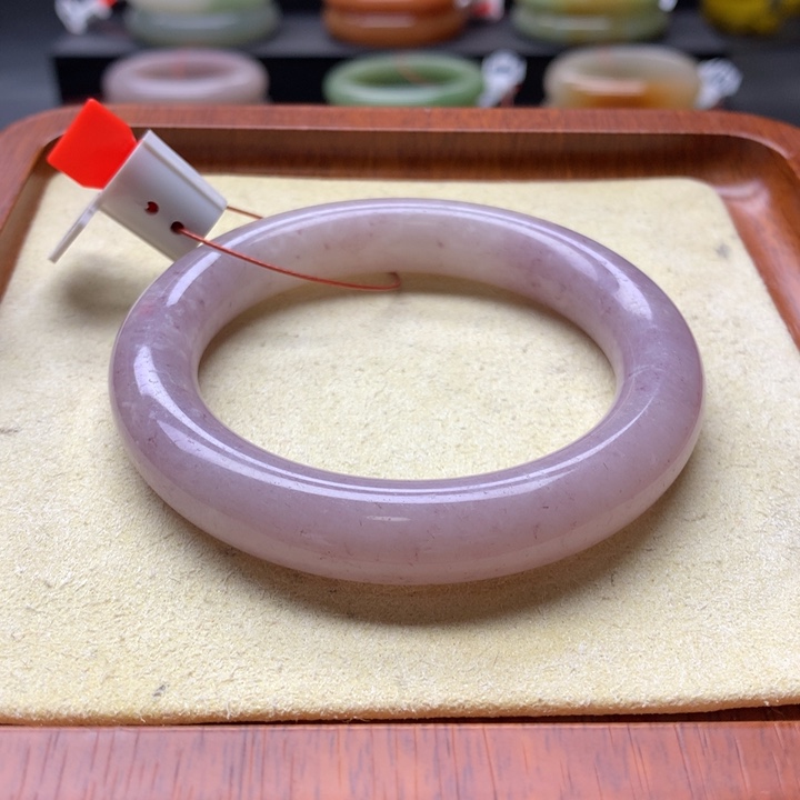 未镶嵌手镯石英岩玉