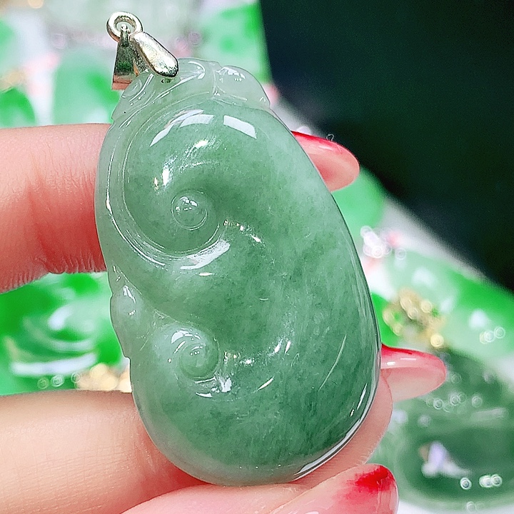 翡翠未镶嵌项圈翡翠