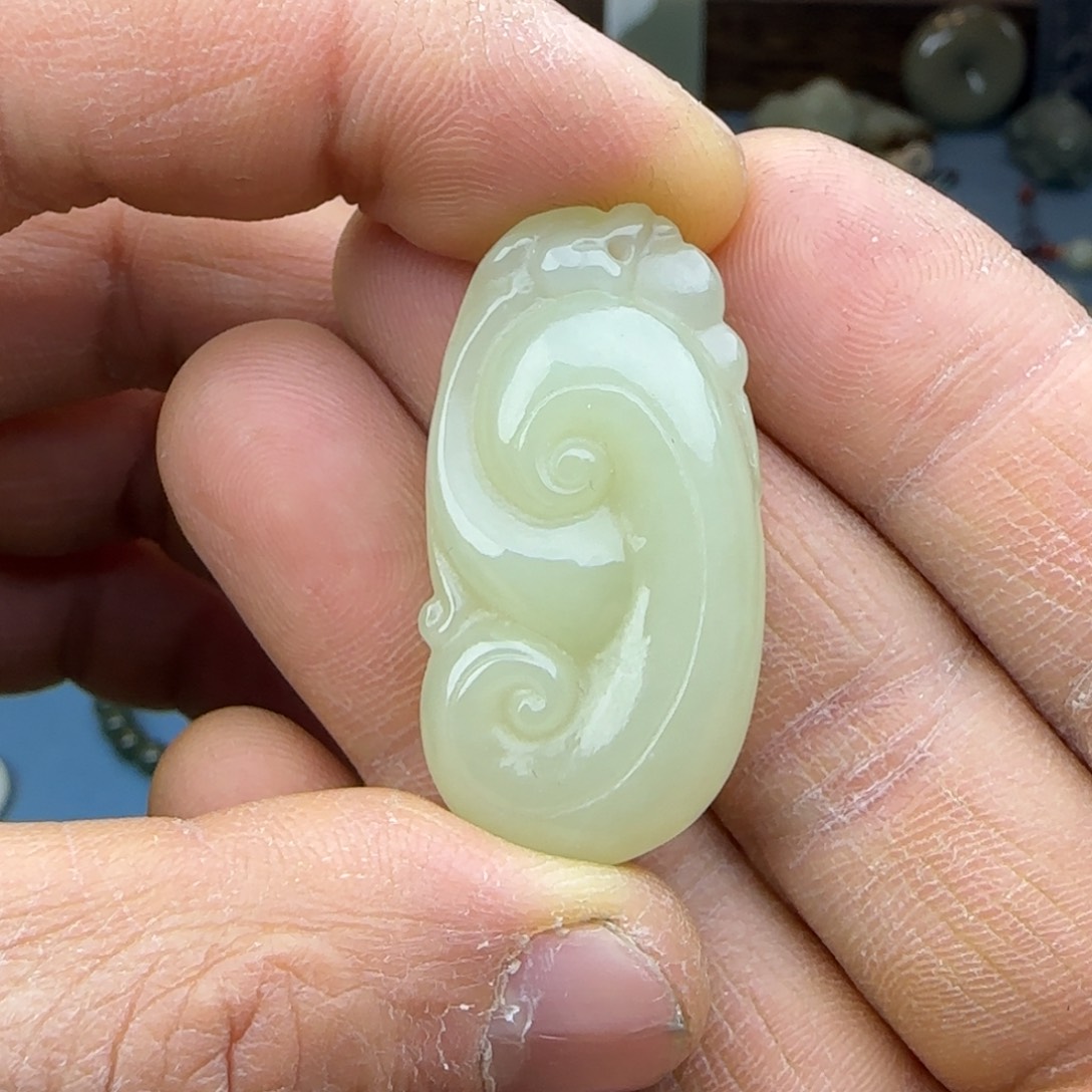 和田玉未镶嵌颈饰且末