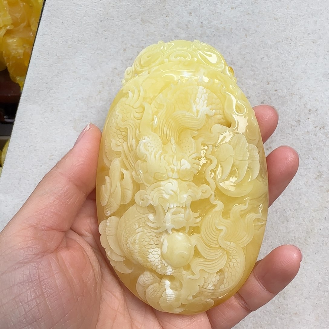 蜜蜡未镶嵌珠宝奇石