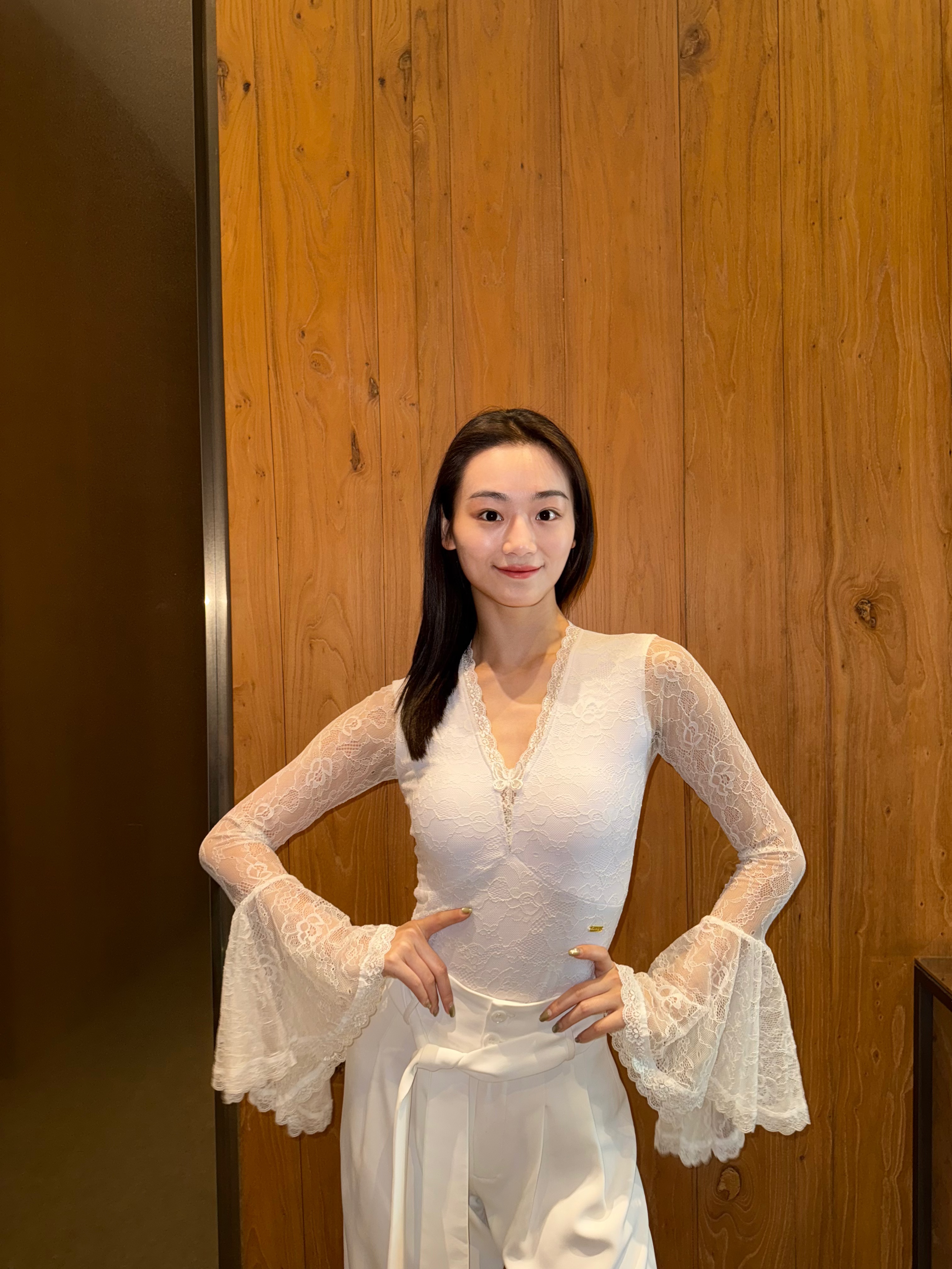 定制款-蕾丝弹力喇叭袖舒适透气高雅气质修身时尚摩登舞服练功服