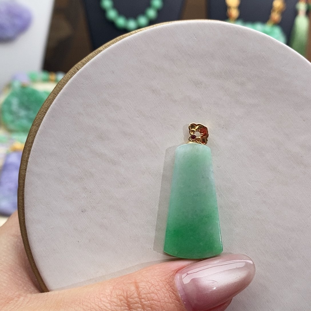 翡翠18K金镶嵌吊坠(不含链)
