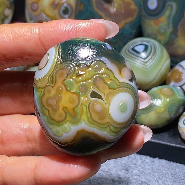 玛瑙/玉髓未镶嵌珠宝奇石