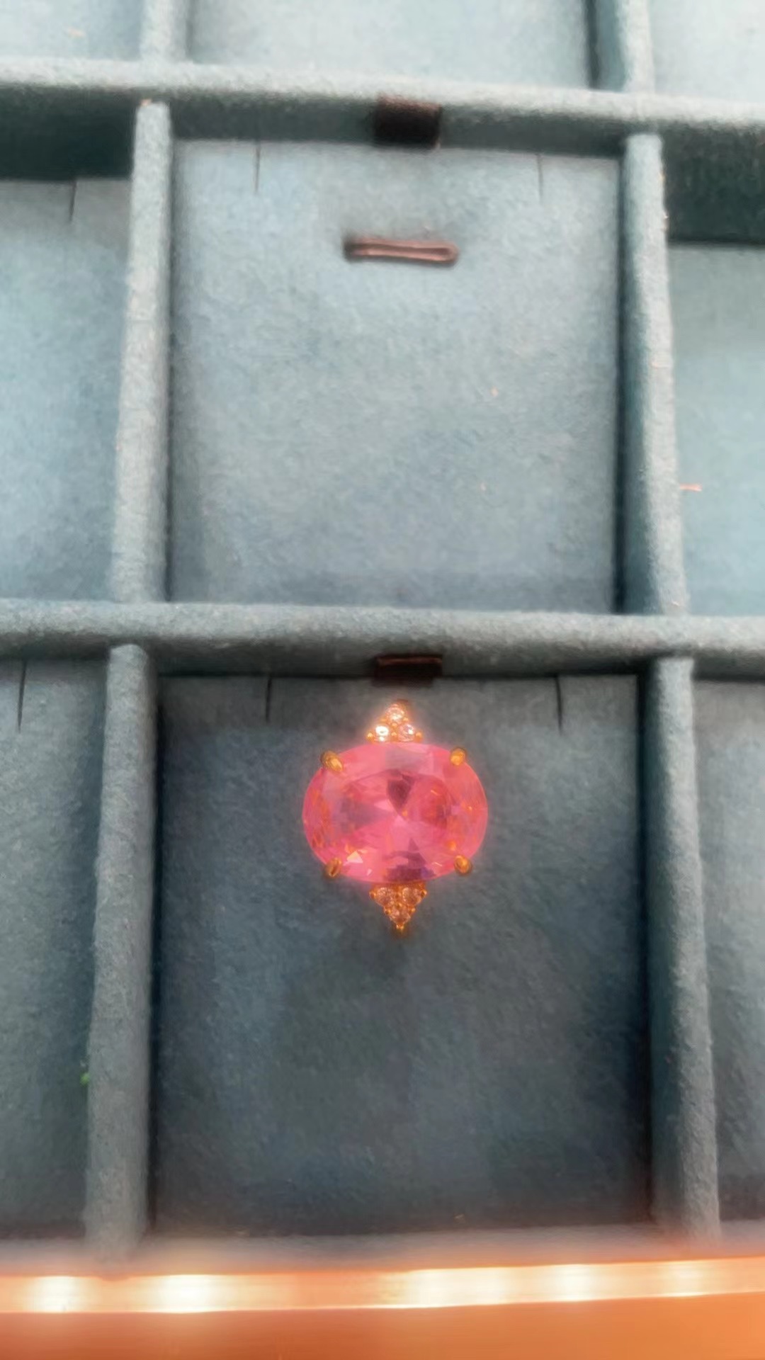 铜合金亚克力戒指  珠光宝气-光彩照人-高雅华贵-精美绝伦-设计款