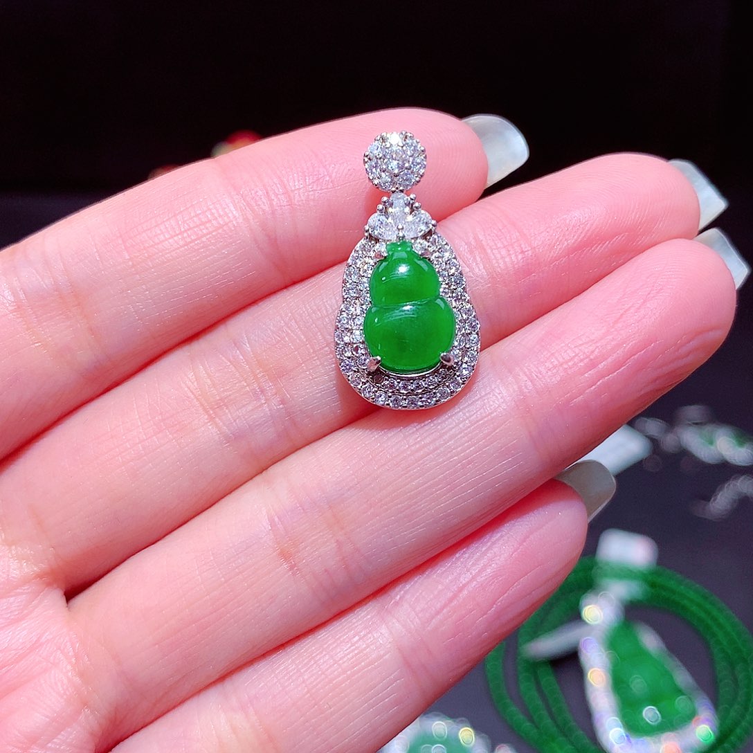 【闪购商品】翡翠吊坠(不含链)未镶嵌