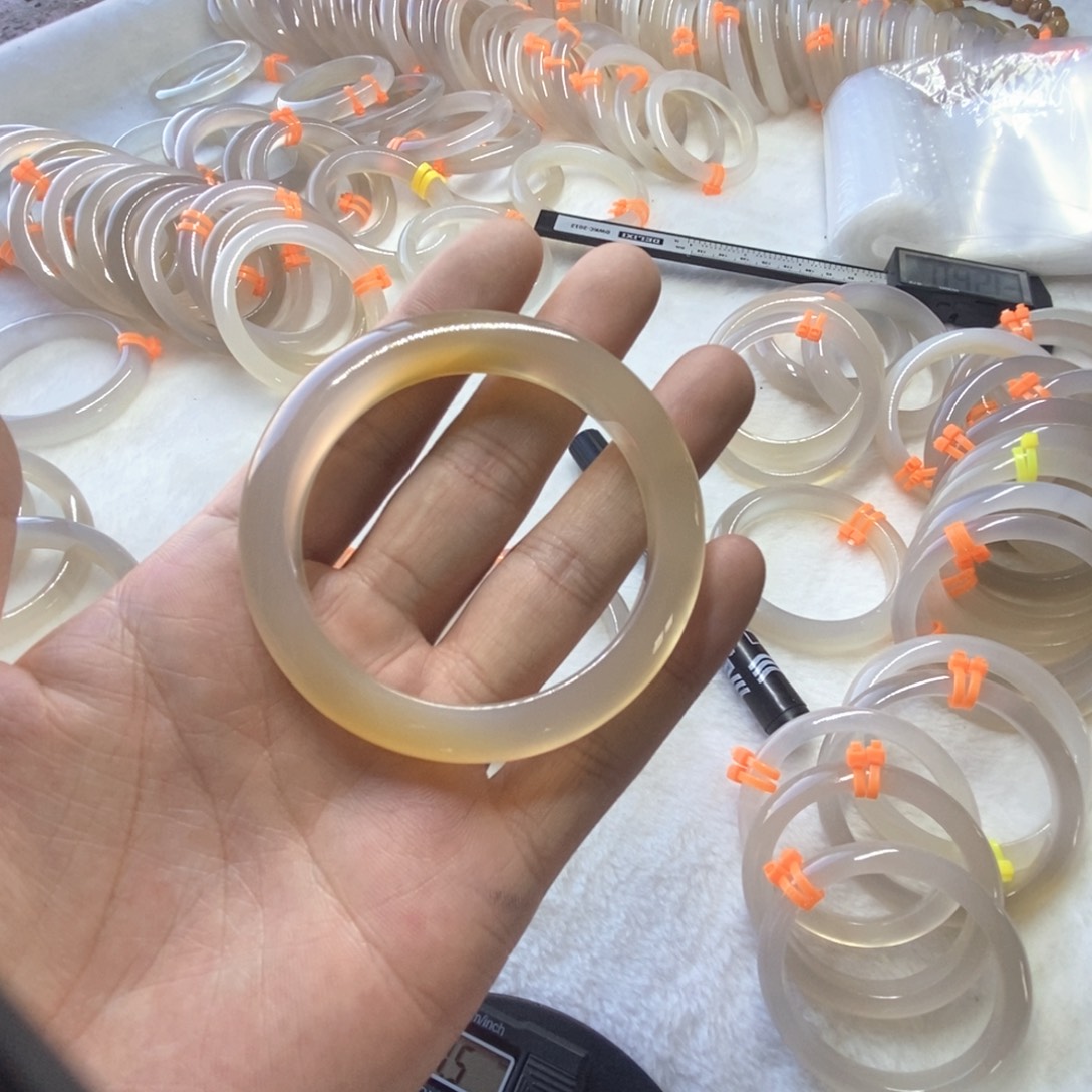 玛瑙/玉髓手镯未镶嵌