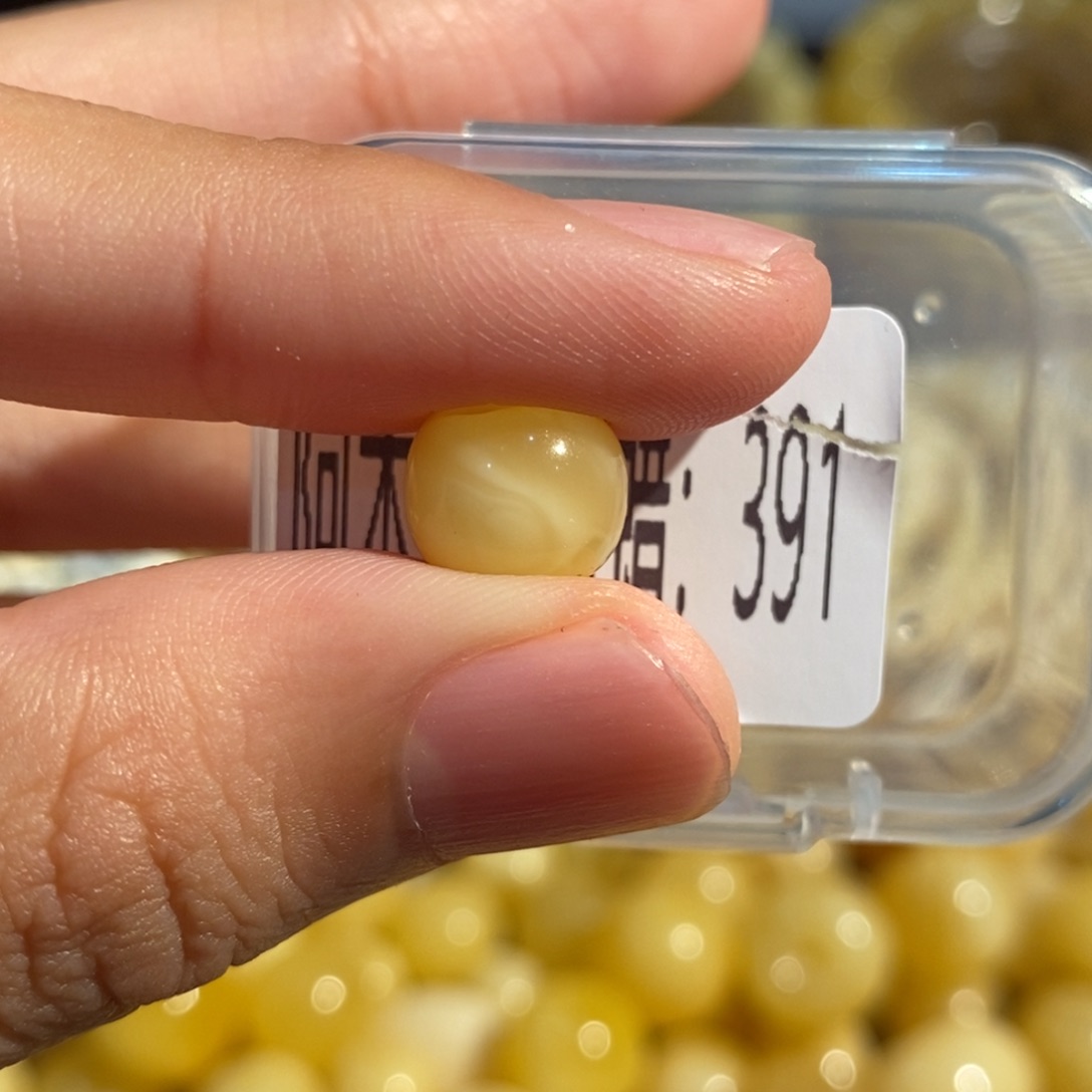 蜜蜡未镶嵌珠宝奇石391