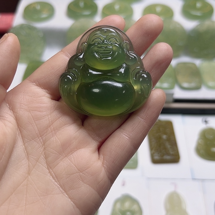 w***.蛇纹石玉未镶嵌颈饰