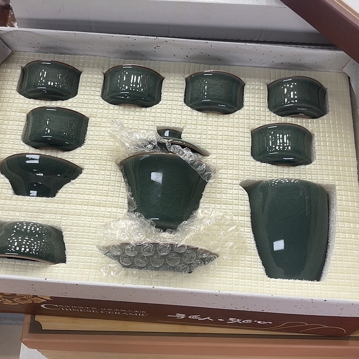 孤品茶具套装等。         