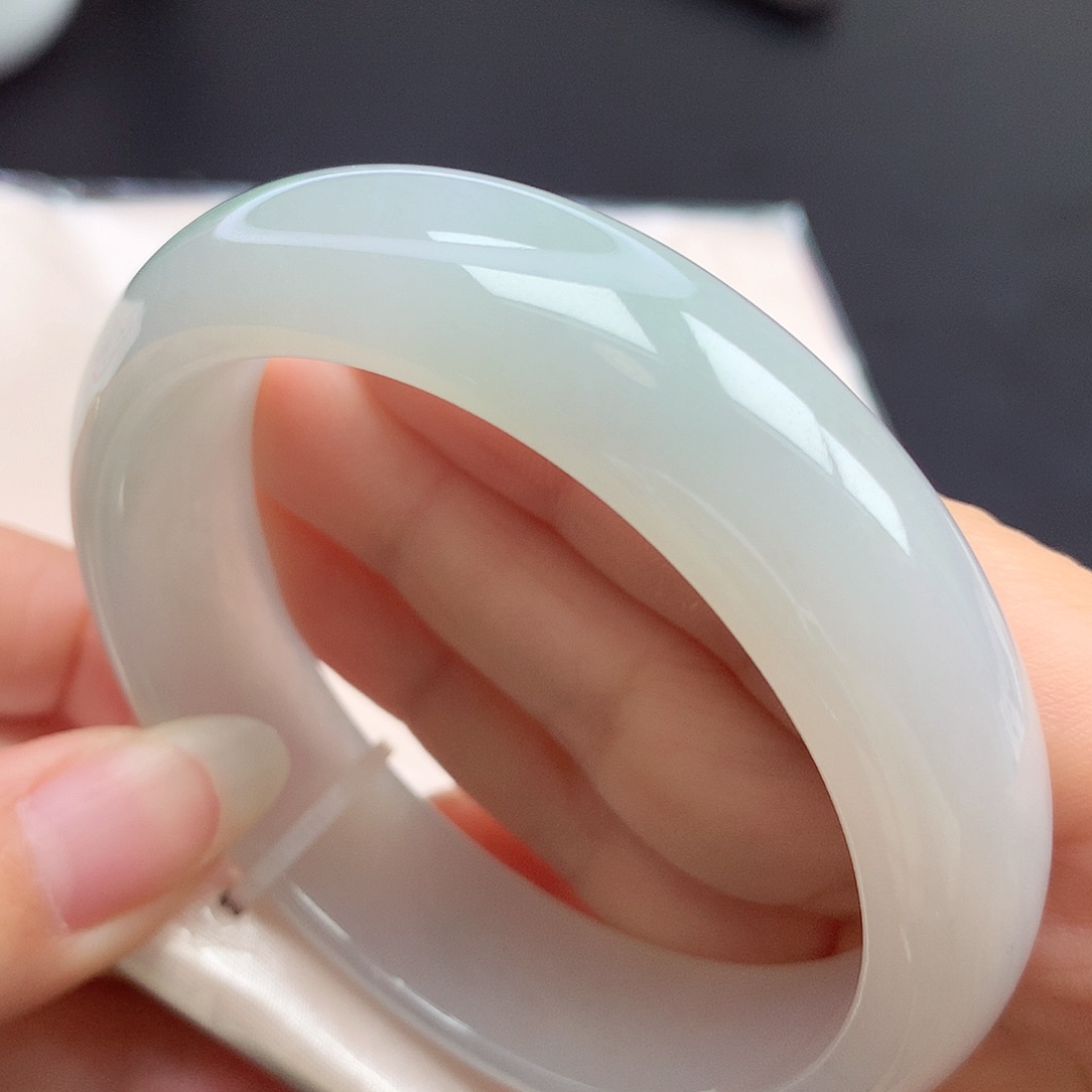 翡翠未镶嵌手镯58圈口