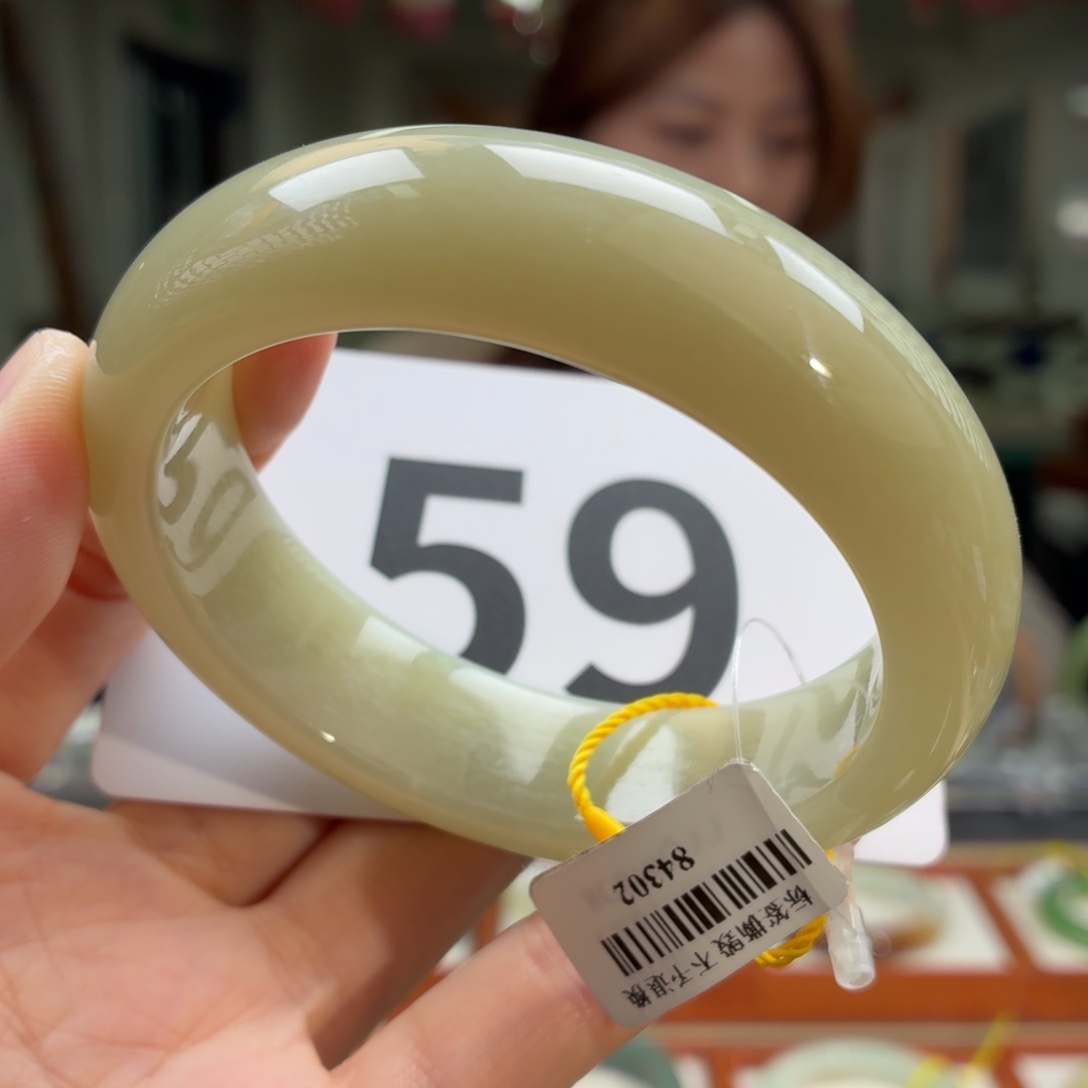 和田玉手镯未镶嵌纹