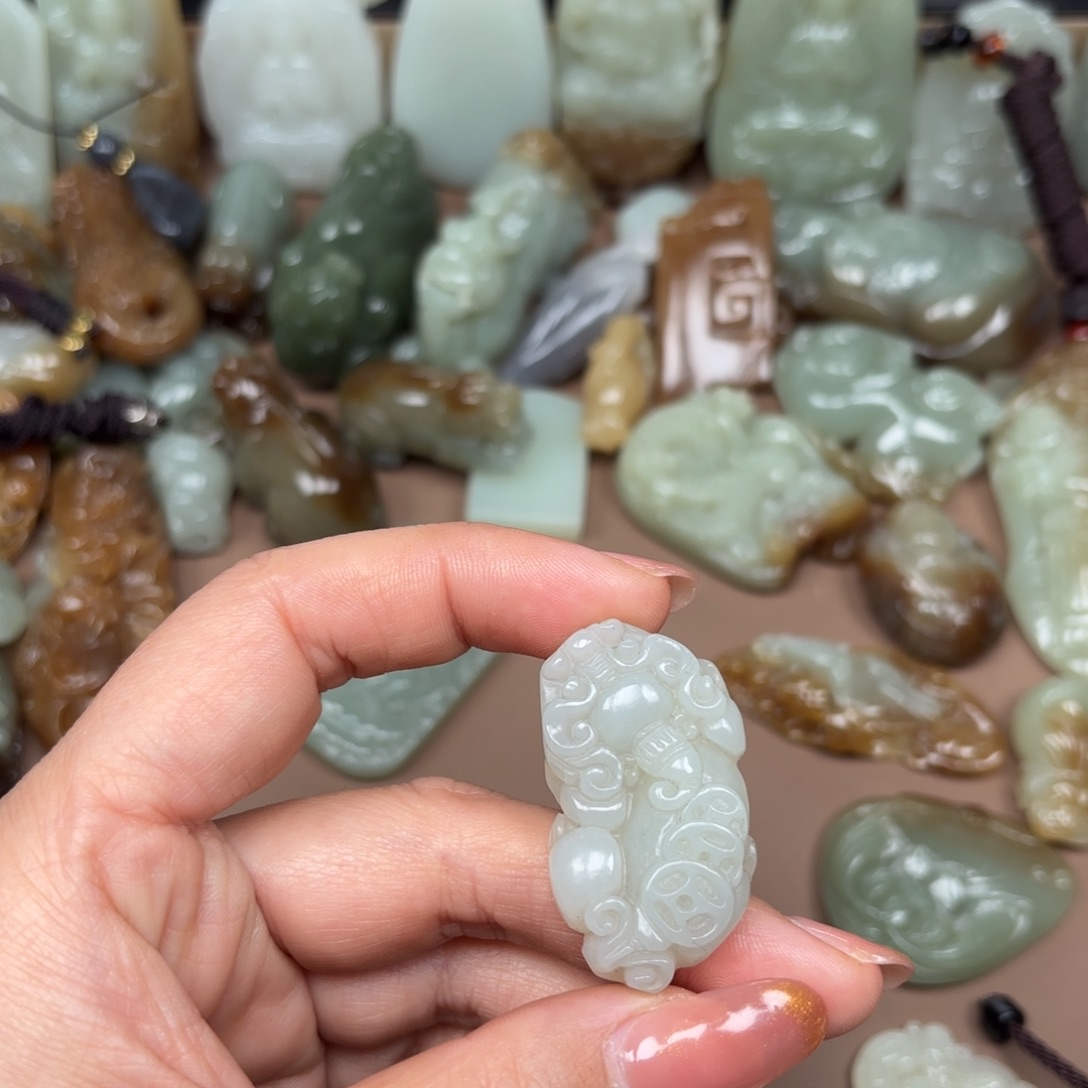 和田玉颈饰未镶嵌