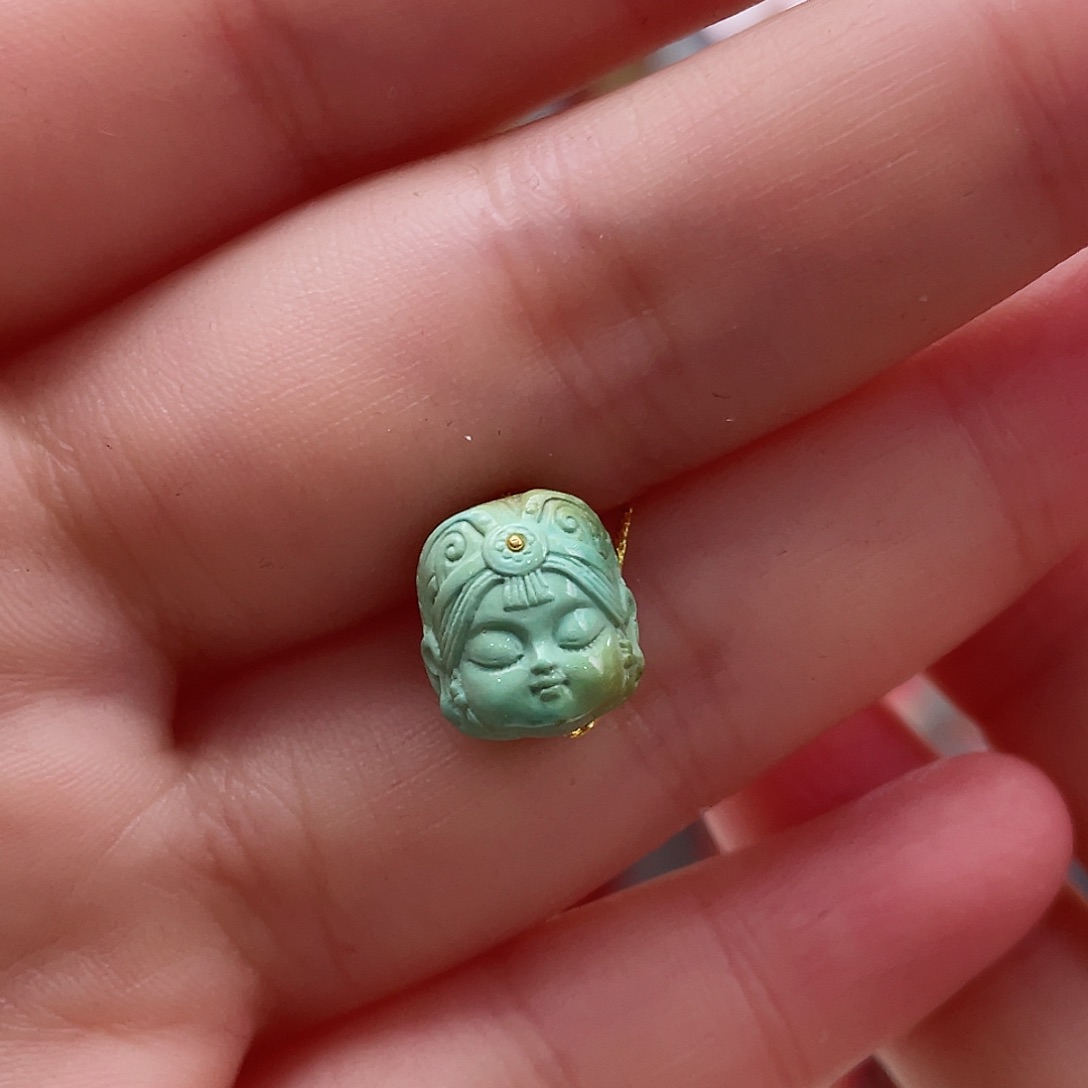 绿松石颈饰未镶嵌