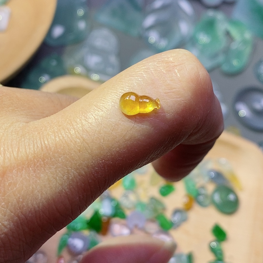 翡翠颈饰未镶嵌A*J翡翠