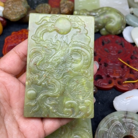 蛇纹石玉未镶嵌颈饰19