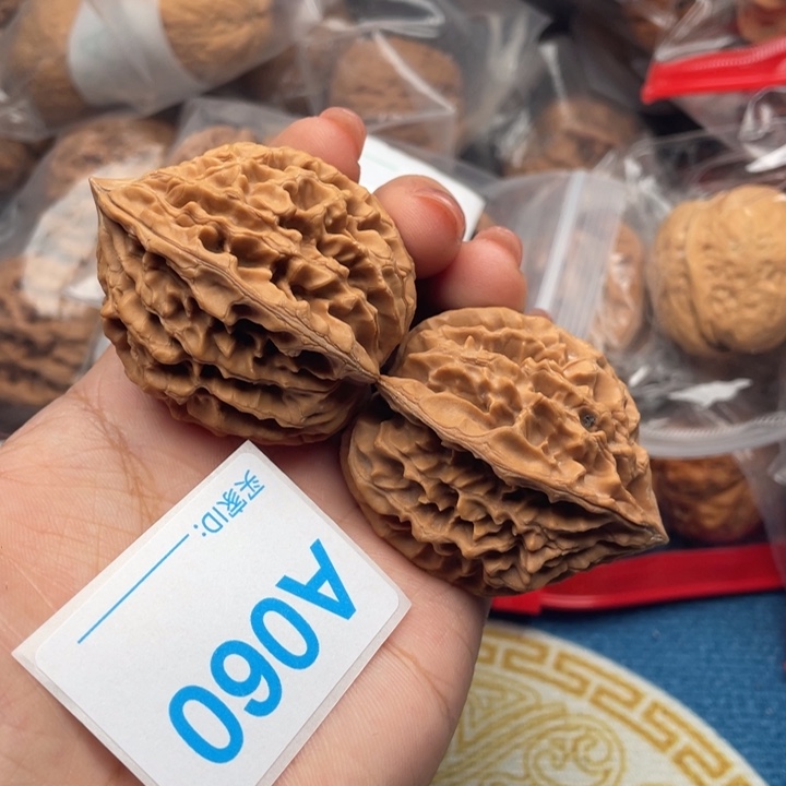 文玩核桃吊坠核桃