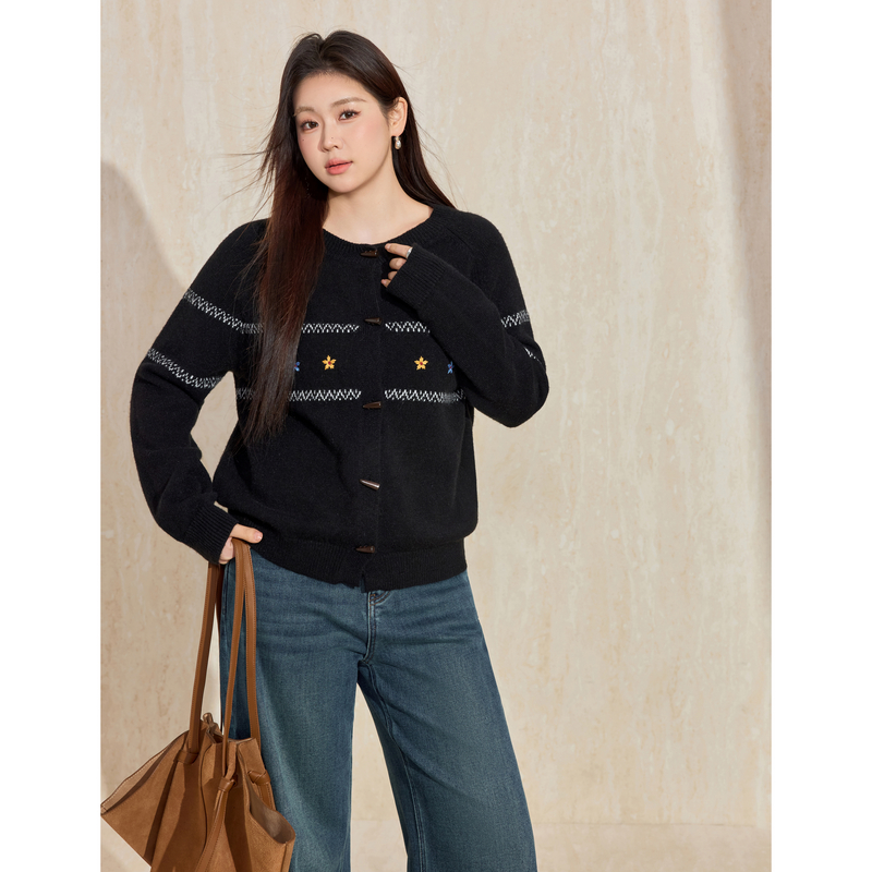蓝语大码黑色圆领重工绣花毛衣冬季慵懒风宽松针织长袖外搭上衣女