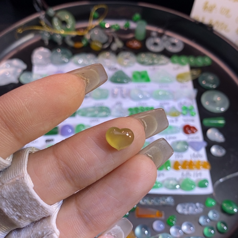 【闪购商品】翡翠挂件未镶嵌心