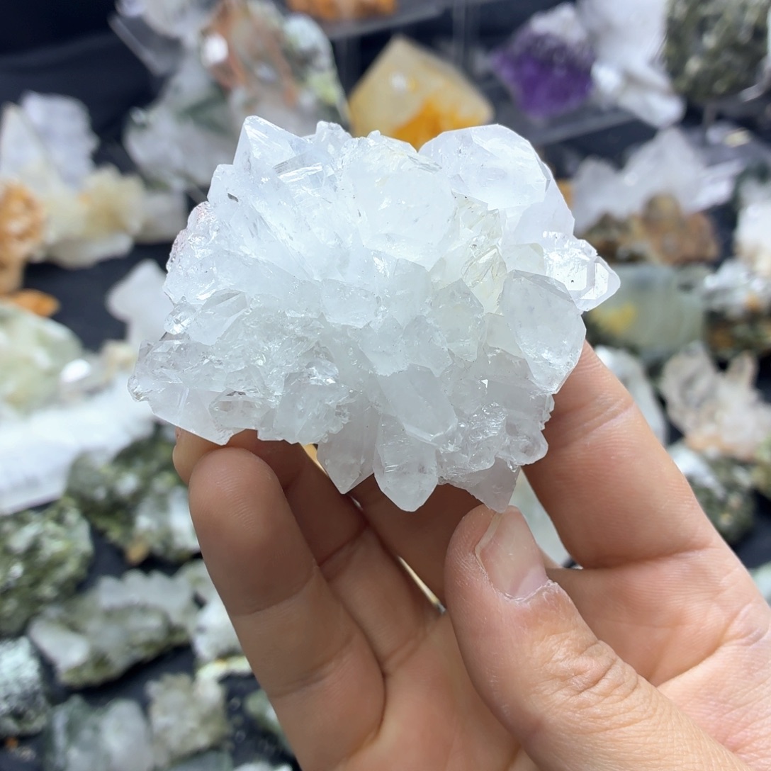 石材小雪莲白水晶花