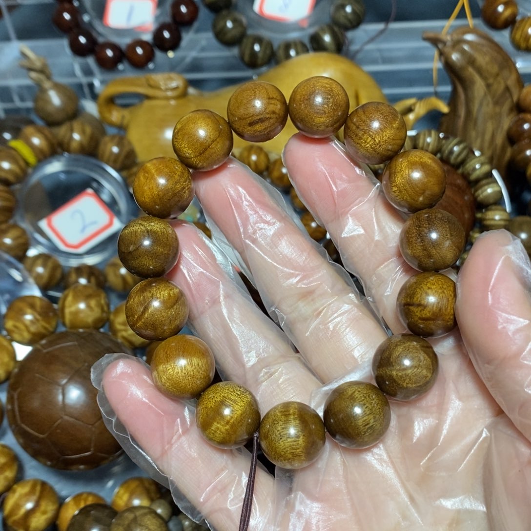 金丝楠木雕工艺品15