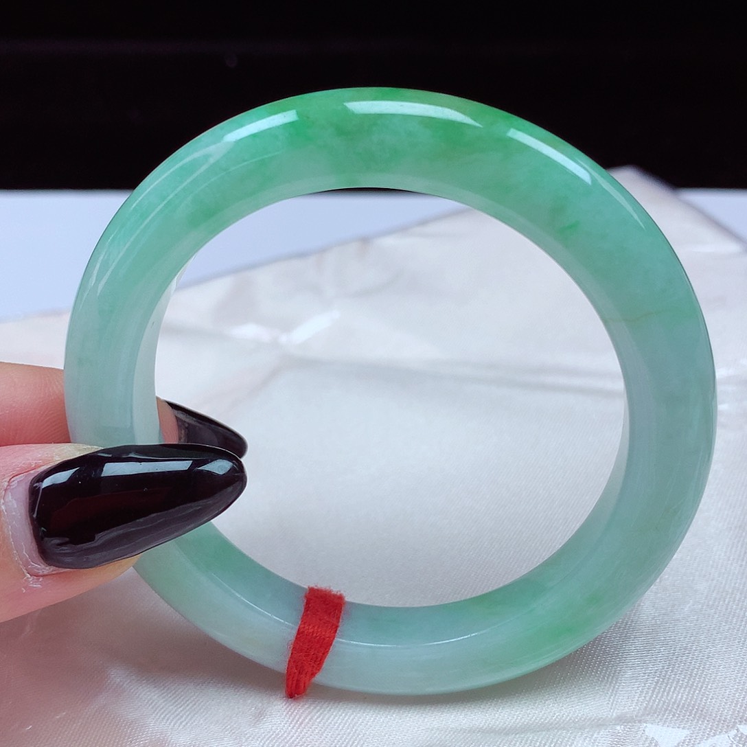 翡翠手镯未镶嵌52-53圈