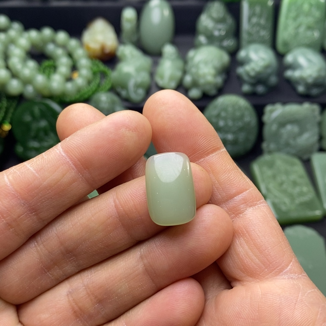 和田玉（碧玉）未镶嵌颈饰