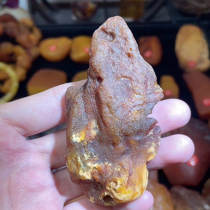 琥珀未镶嵌珠宝奇石全皮把件