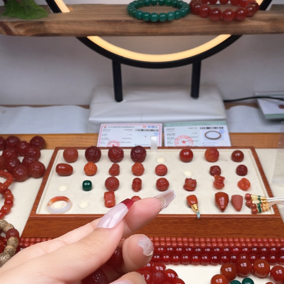 玛瑙/玉髓珠宝半成品未镶嵌?**谜