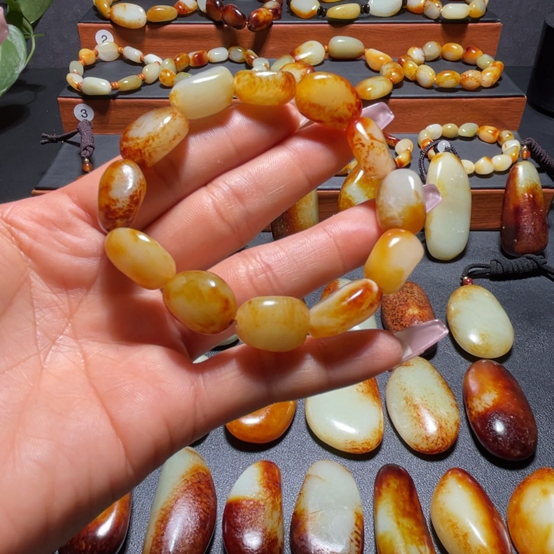 颈饰未镶嵌和田玉?***?