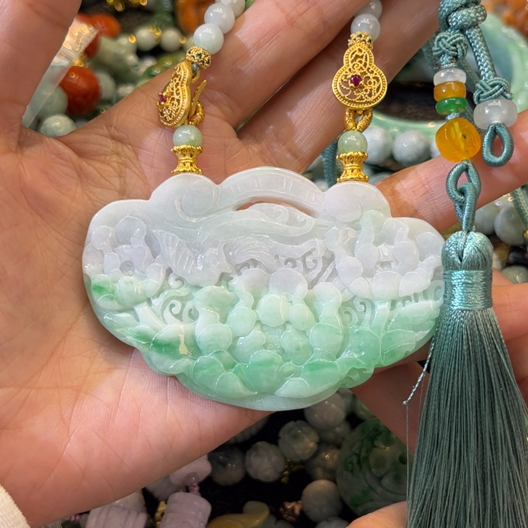 翡翠颈饰未镶嵌待编款