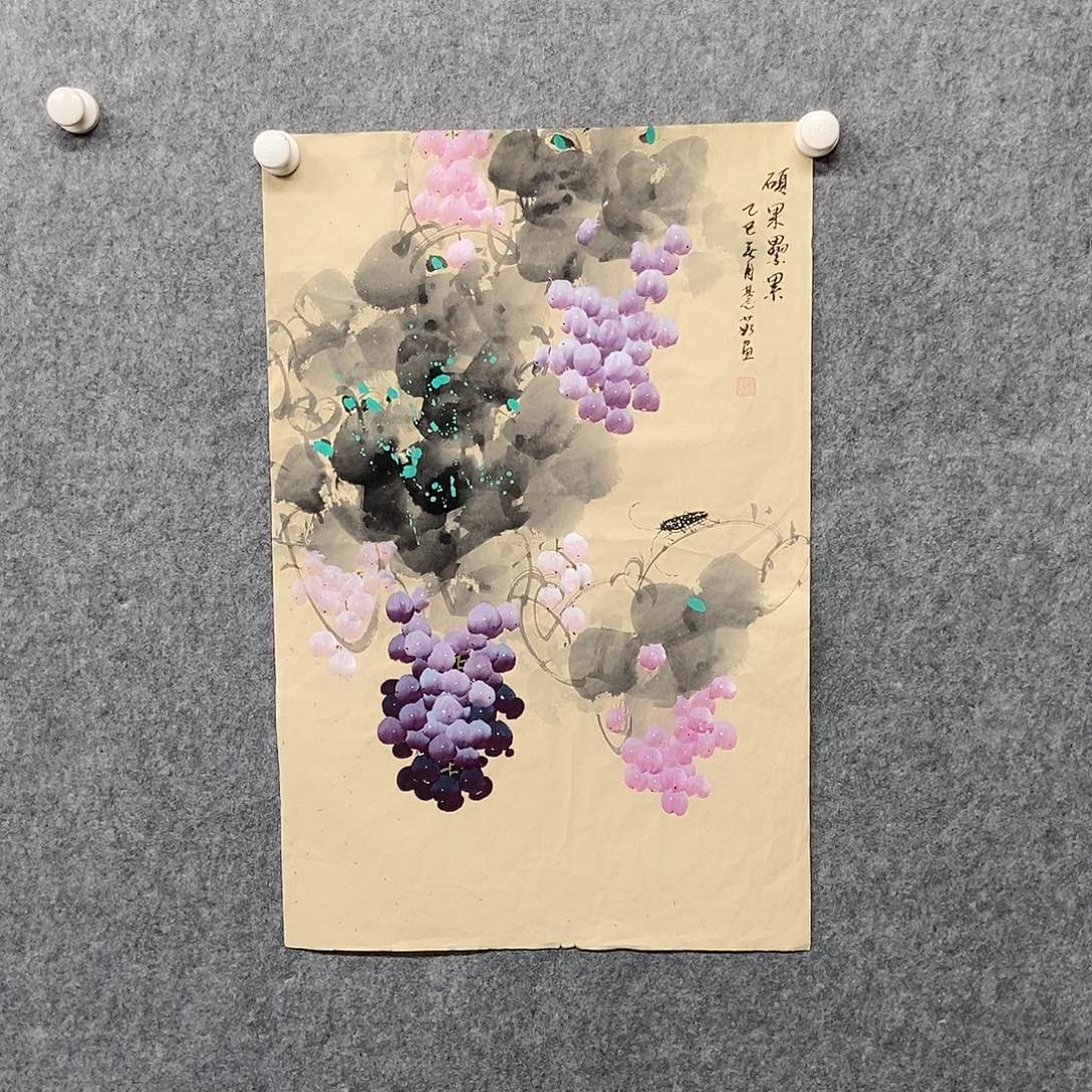 国画四尺三开葡萄一副
