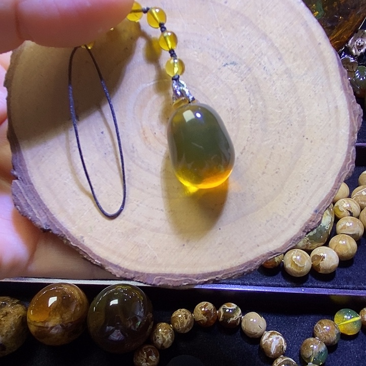 未镶嵌吊坠(不含链)琥珀