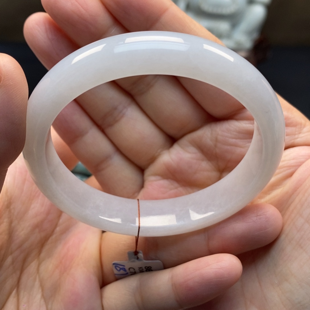 翡翠手镯未镶嵌天然