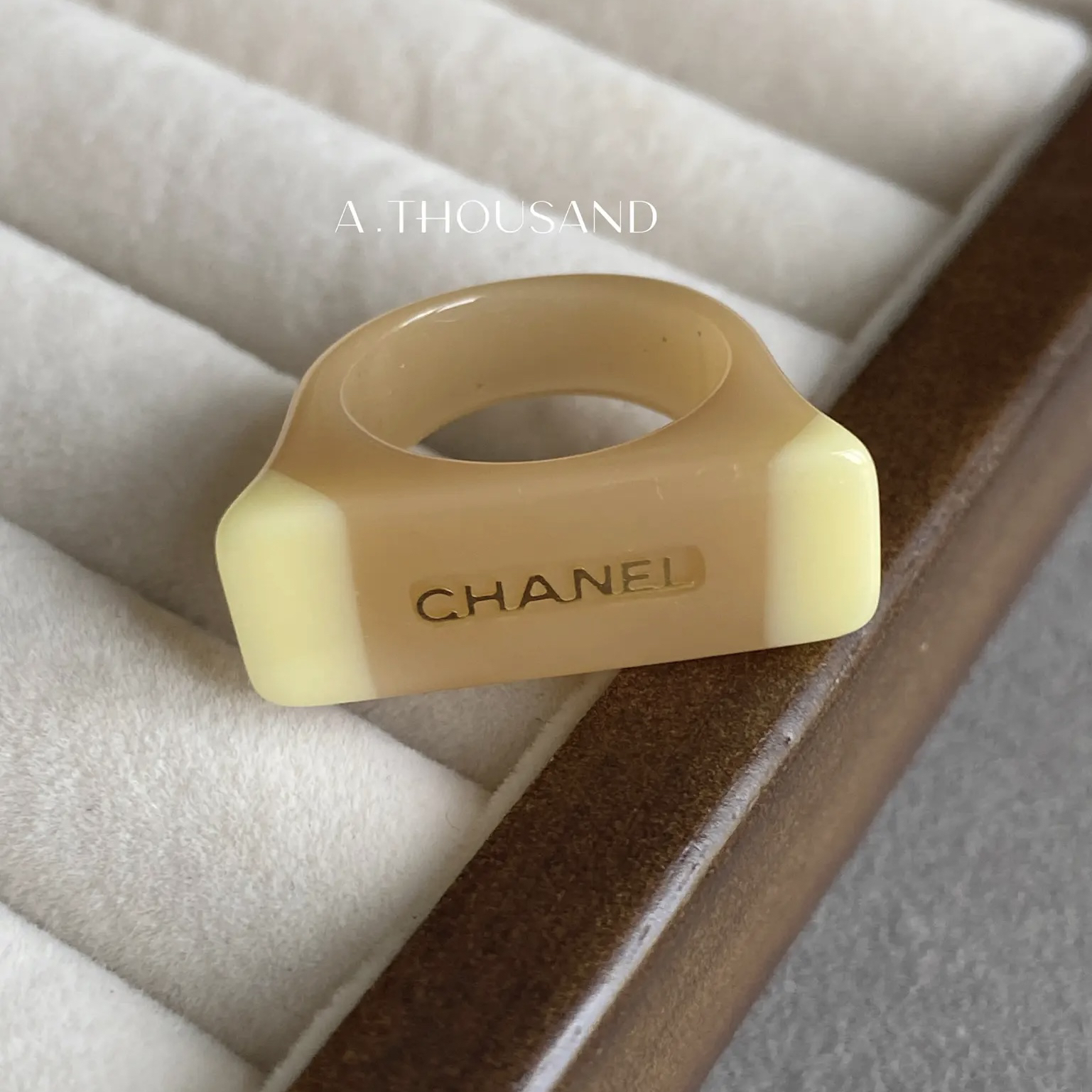 95新 Chanel/香奈儿 01A奶茶拼色亚克力条戒-66252346