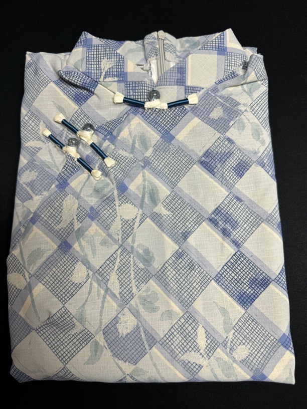 G-8019 亚麻 青花瓷 格子 偏大一码