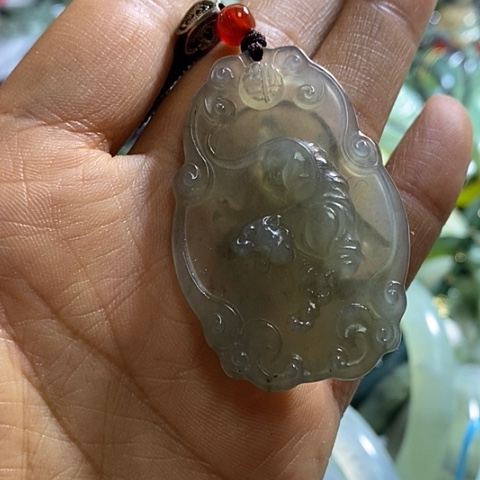 岫玉颈饰未镶嵌老虎