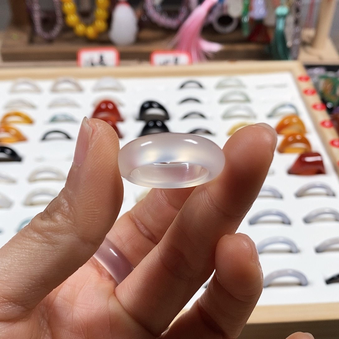 玛瑙/玉髓戒指未镶嵌小**王