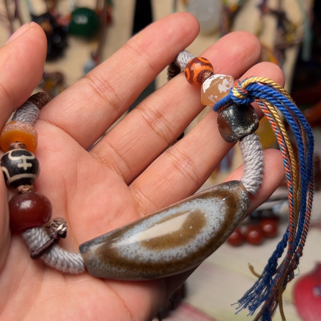 玛瑙/玉髓颈饰未镶嵌