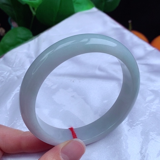 翡翠手镯未镶嵌    正圈60 天空蓝