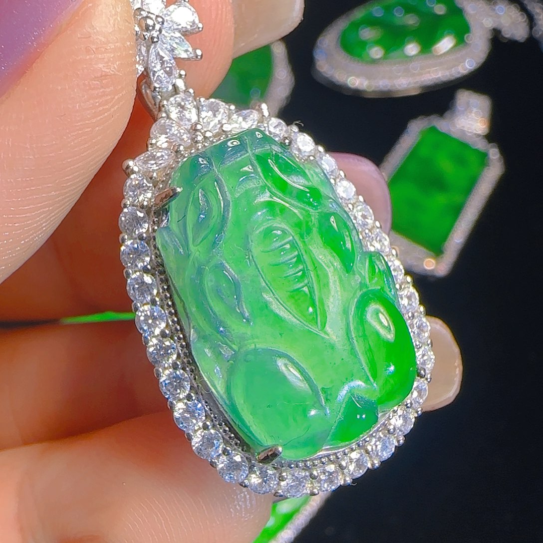 翡翠吊坠(赠链)银S925镶嵌